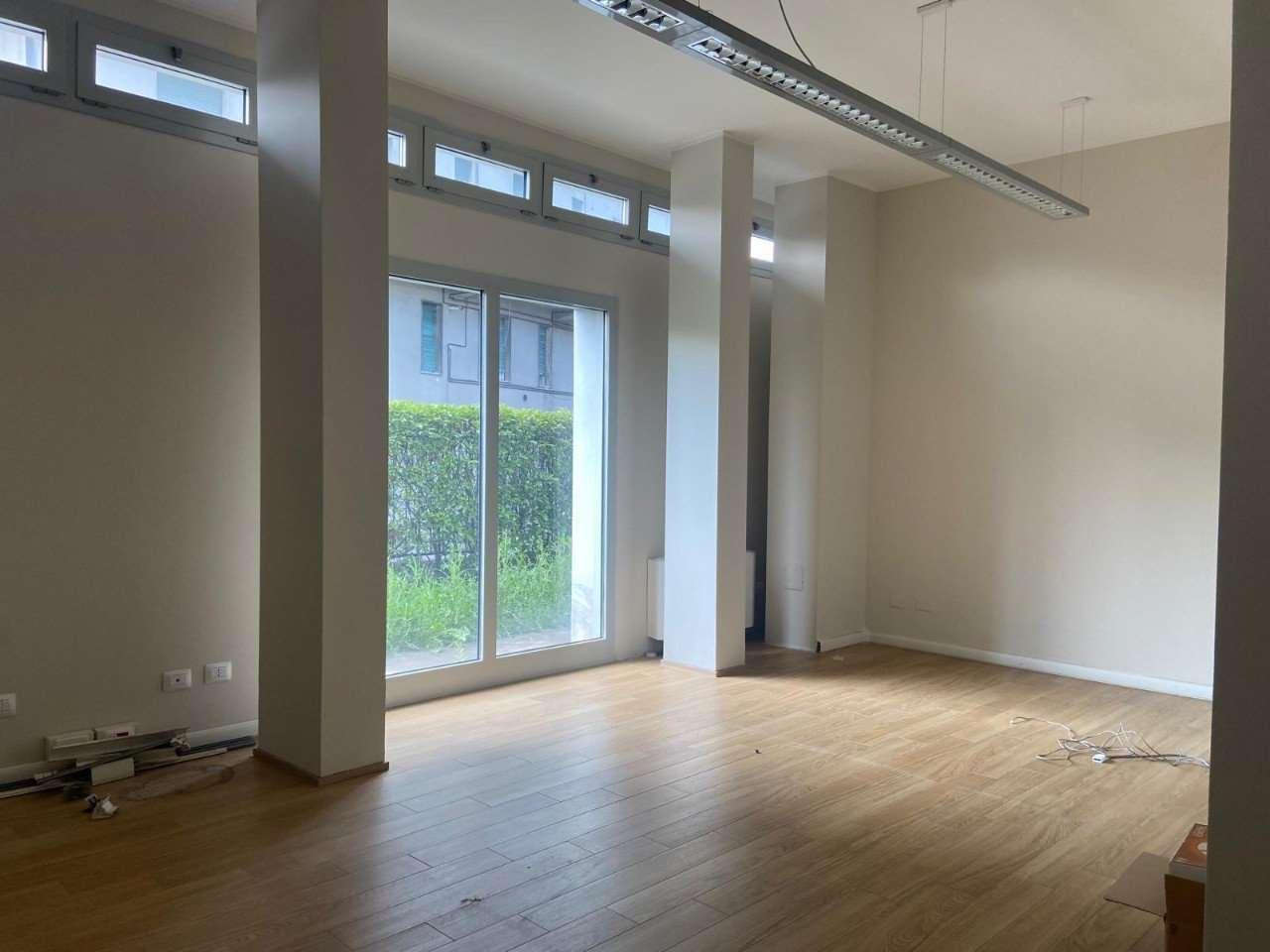 Ufficio in Viale Regina Margherita 1, Reggio Emilia, {3} - Foto 1