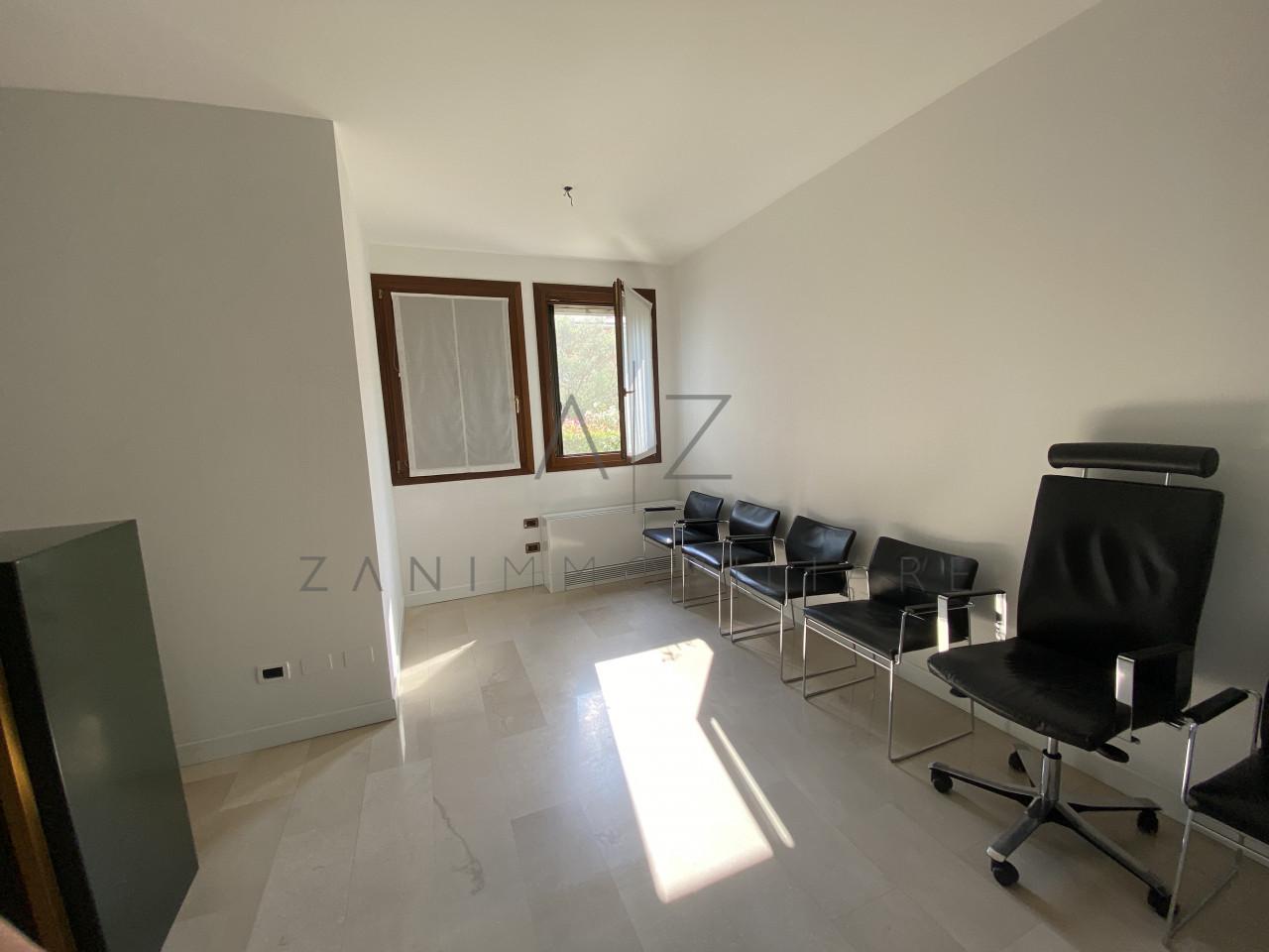 Negozio in , Castelfranco Veneto, {3} - Foto 2