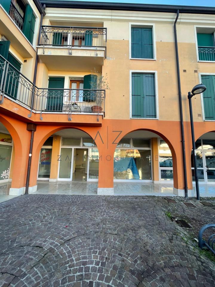 Esercizio commerciale in Via Roma, Tombolo, {3} - Foto 2