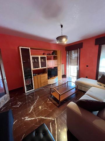 4-room flat in Via Ugo Foscolo, Trebaseleghe - Photo 1