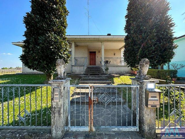 Villa, Novi di Modena - Foto 1