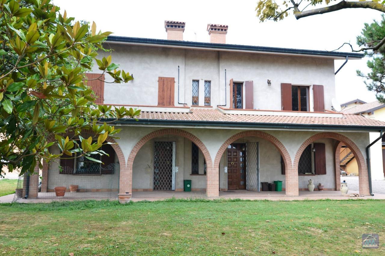Villa in vendita a Concordia Sulla Secchia