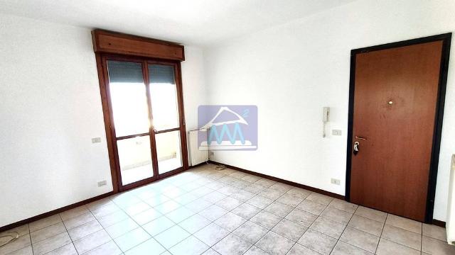 4-room flat, Reggiolo - Photo 1