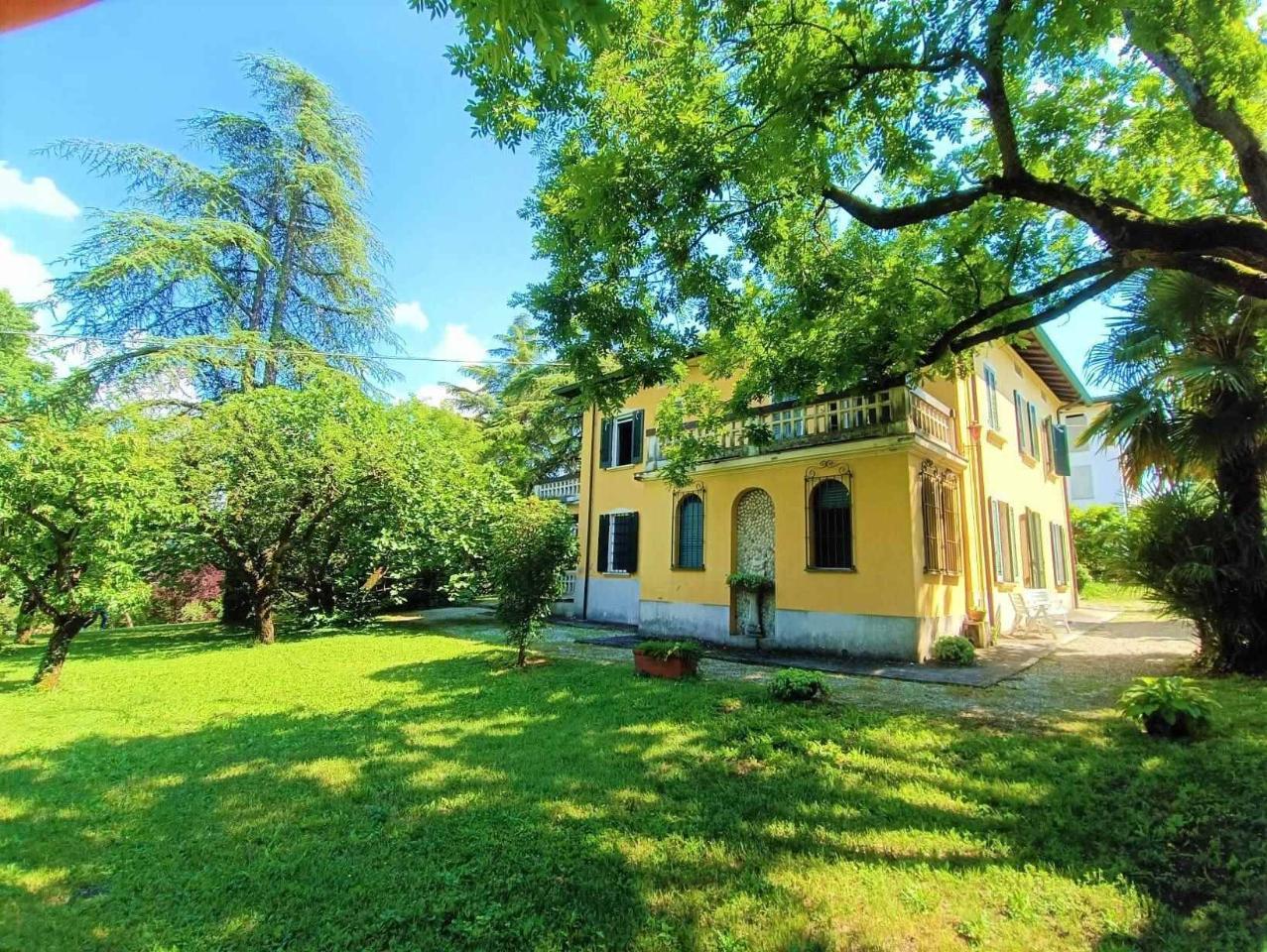 Villa in vendita a Traversetolo