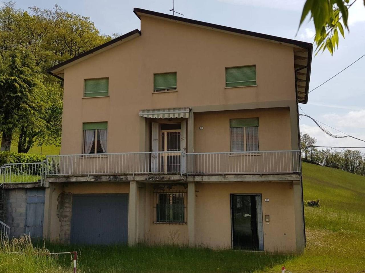 Villa in vendita a Valmozzola