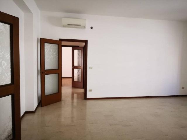 Apartament in Via Giuseppe Verdi, Parma - Photo 1