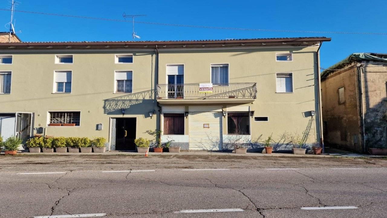 Appartamento in affitto a Novi Di Modena