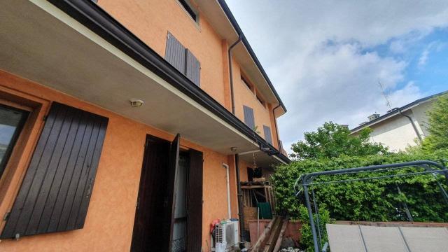 Villa a schiera in Via Grandi 26, Medolla - Foto 1