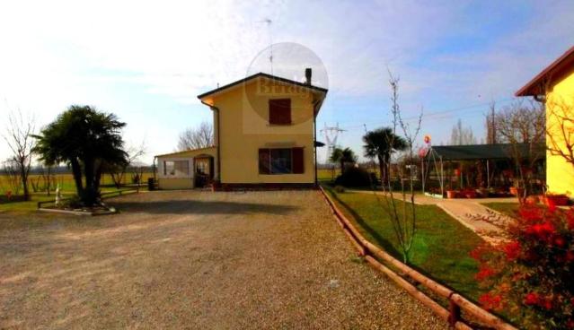 Detached house in Via Nonantolana, Modena - Photo 1