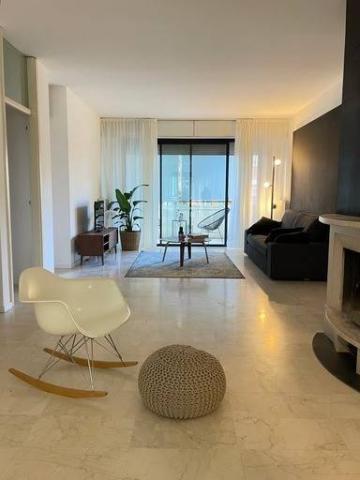 Apartament in {3}, Viale Po - Photo 1