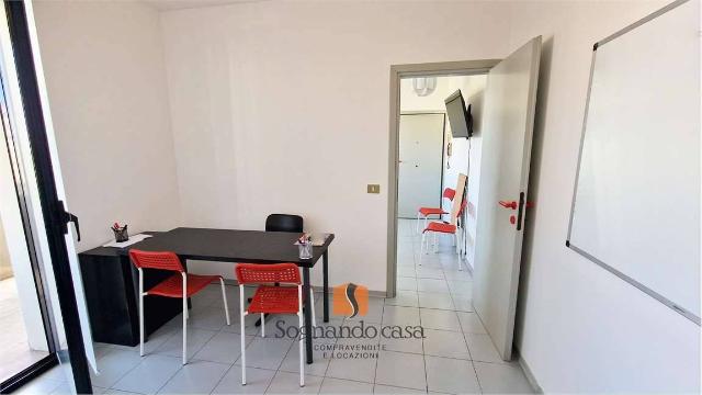 Shared office in {3}, Viale Randi - Photo 1