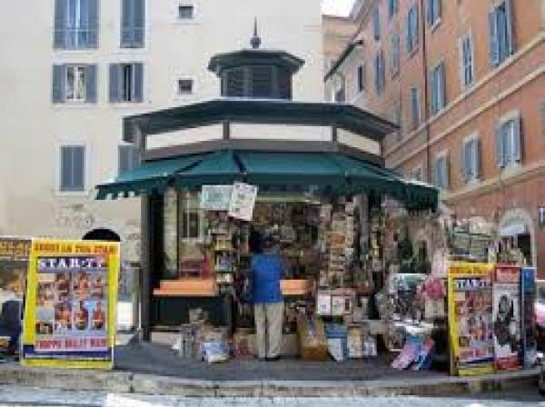 Edicola in , Ferrara, {3} - Foto 1