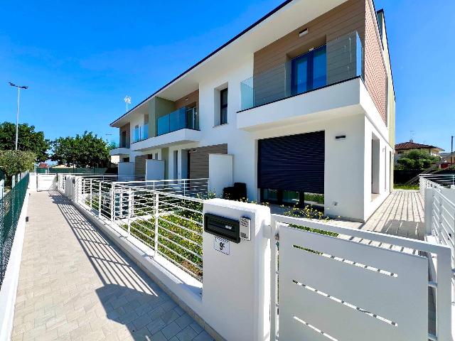 Terraced house in Viale Cosenza, Riccione - Photo 1