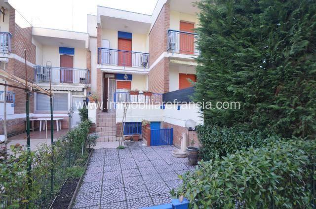 Terraced house in Viale Francia, Comacchio - Photo 1