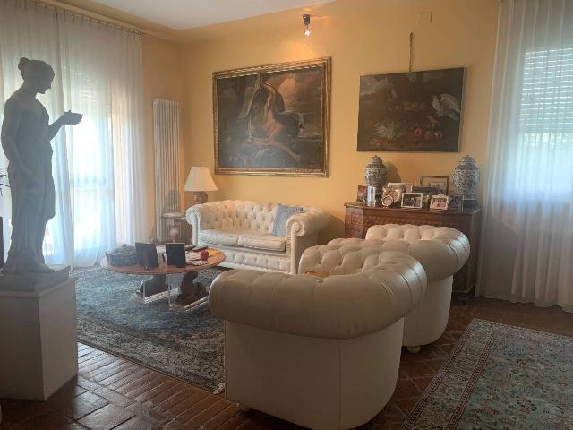 Villa in Viale Ugo Bassi, Riccione - Foto 1