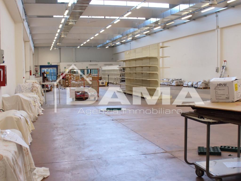 Capannone in Via Campo dei Fiori, Forli', {3} - Foto 1
