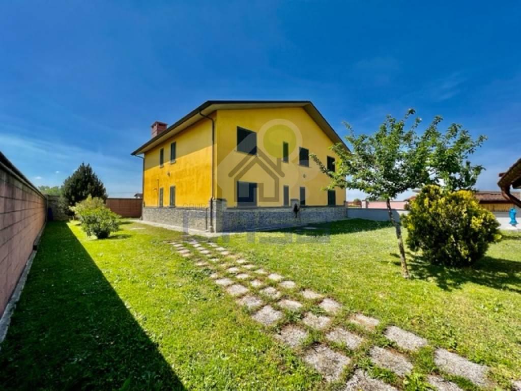 Villa in vendita a Borgonovo Val Tidone