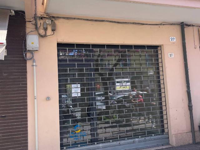 Negozio in Via Giovanni Pascoli, Santarcangelo di Romagna - Foto 1