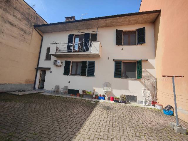 3-room flat in Via Umberto I 51, Guardamiglio - Photo 1