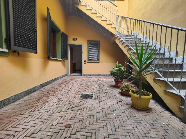 2-room flat in Via 4 Novembre, San Rocco al Porto - Photo 1