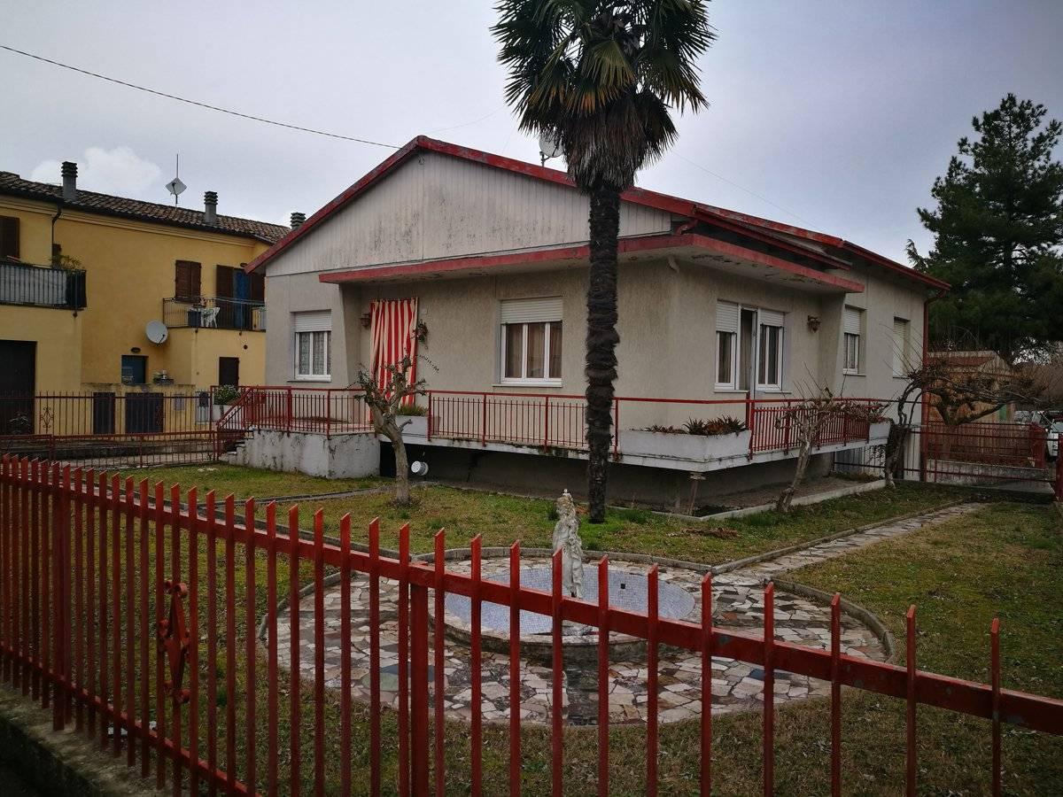 Villa in vendita a Mercatino Conca