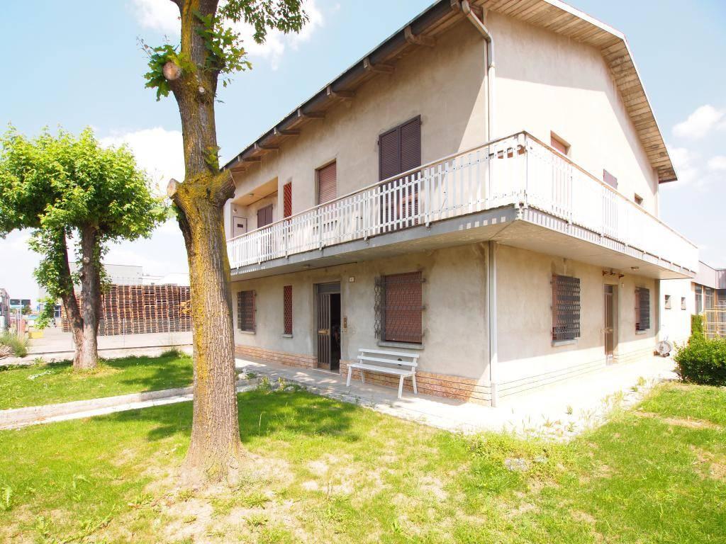 Villa in vendita a Campegine