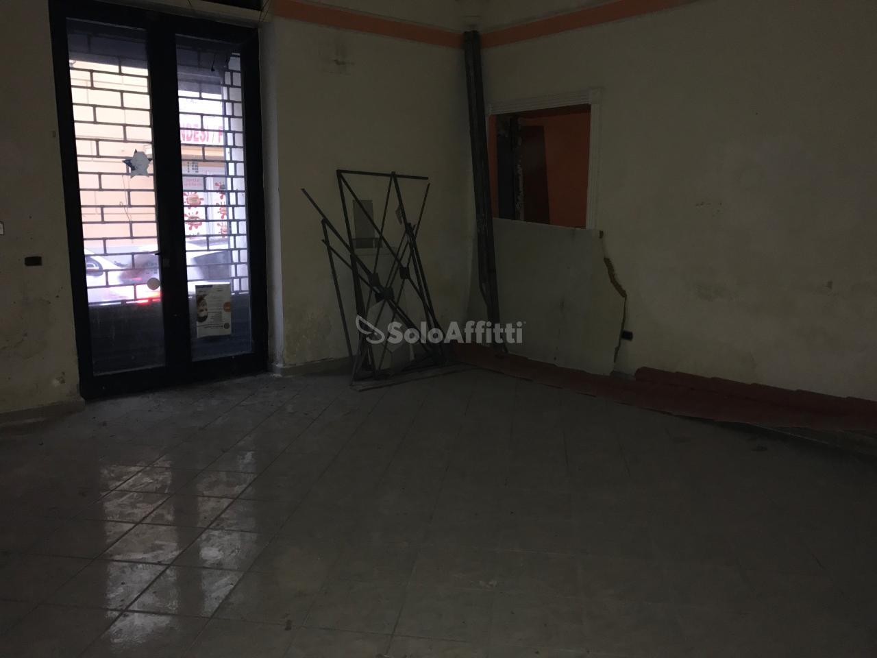 Negozio in Via Don Giovanni  Bosco , Caserta, {3} - Foto 1