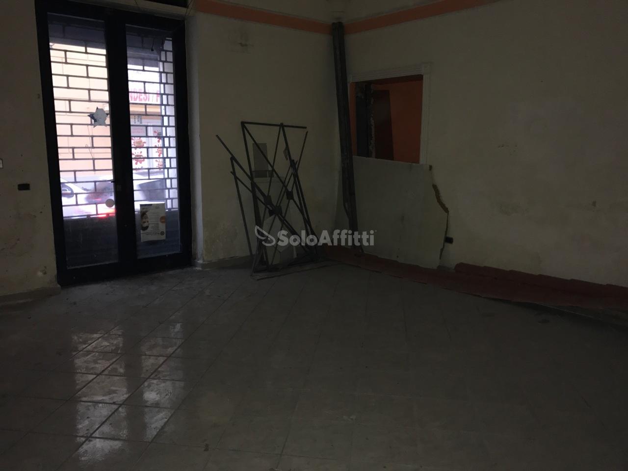 Negozio in Via Don Giovanni Bosco , Caserta - Foto 1