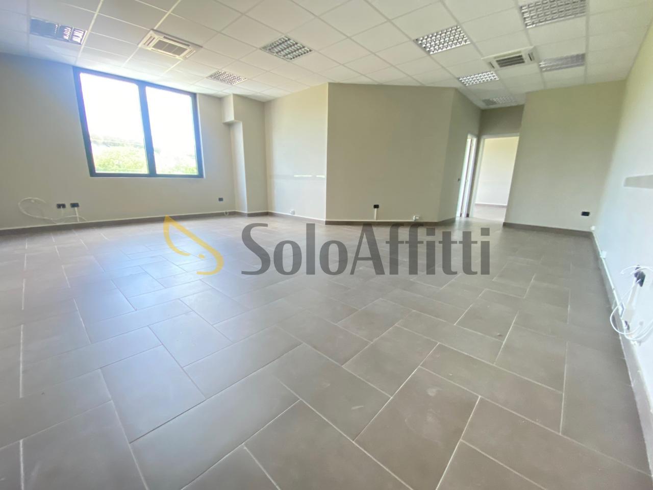 Ufficio in Viale delle Industrie, Caserta, {3} - Foto 2