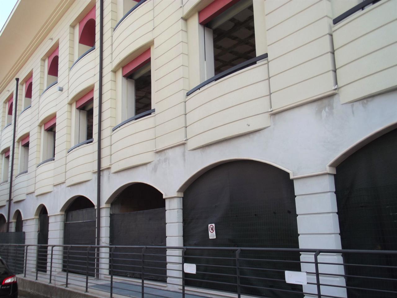 Palazzina commerciale in , San Benedetto Del Tronto, {3} - Foto 2