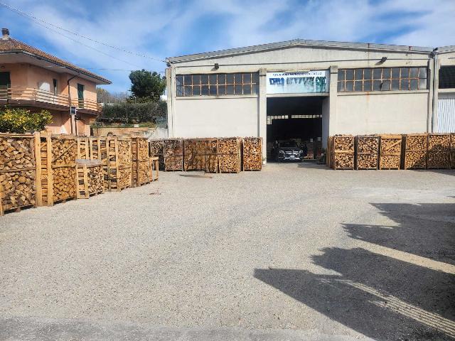 Industrial shed, Tortoreto - Photo 1