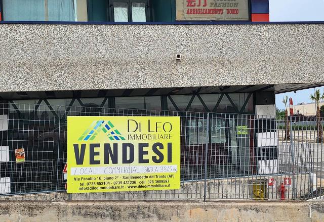 Commercial building in Via Einaudi, Civitanova Marche - Photo 1