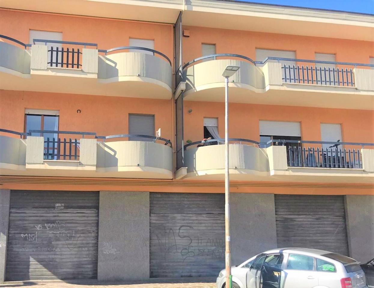 Palazzina commerciale in , Alba Adriatica, {3} - Foto 2