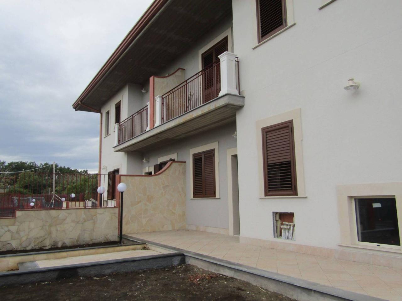 Villa in vendita a Gravina Di Catania