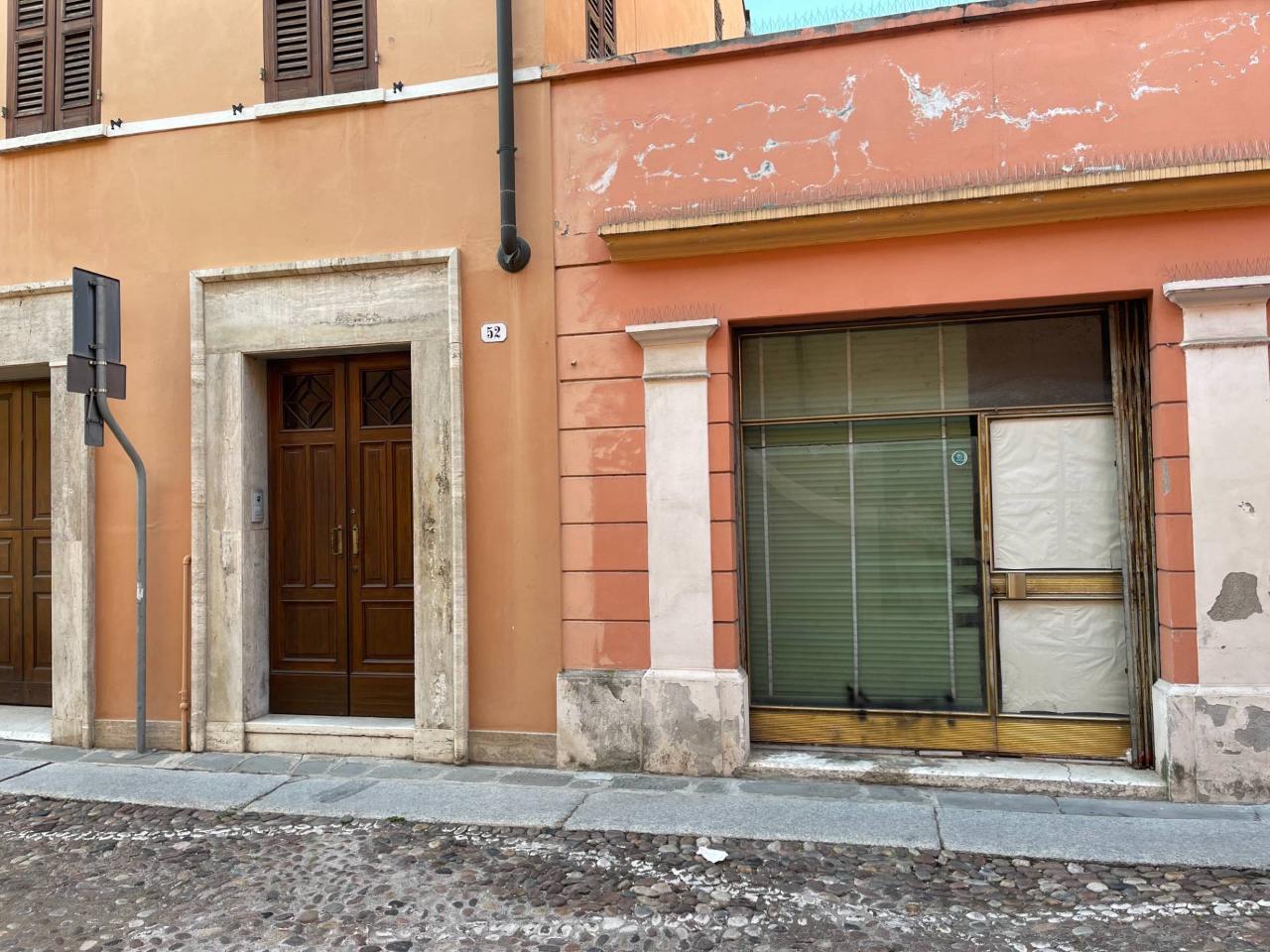 Esercizio commerciale in Via Carducci, Mantova, {3} - Foto 2