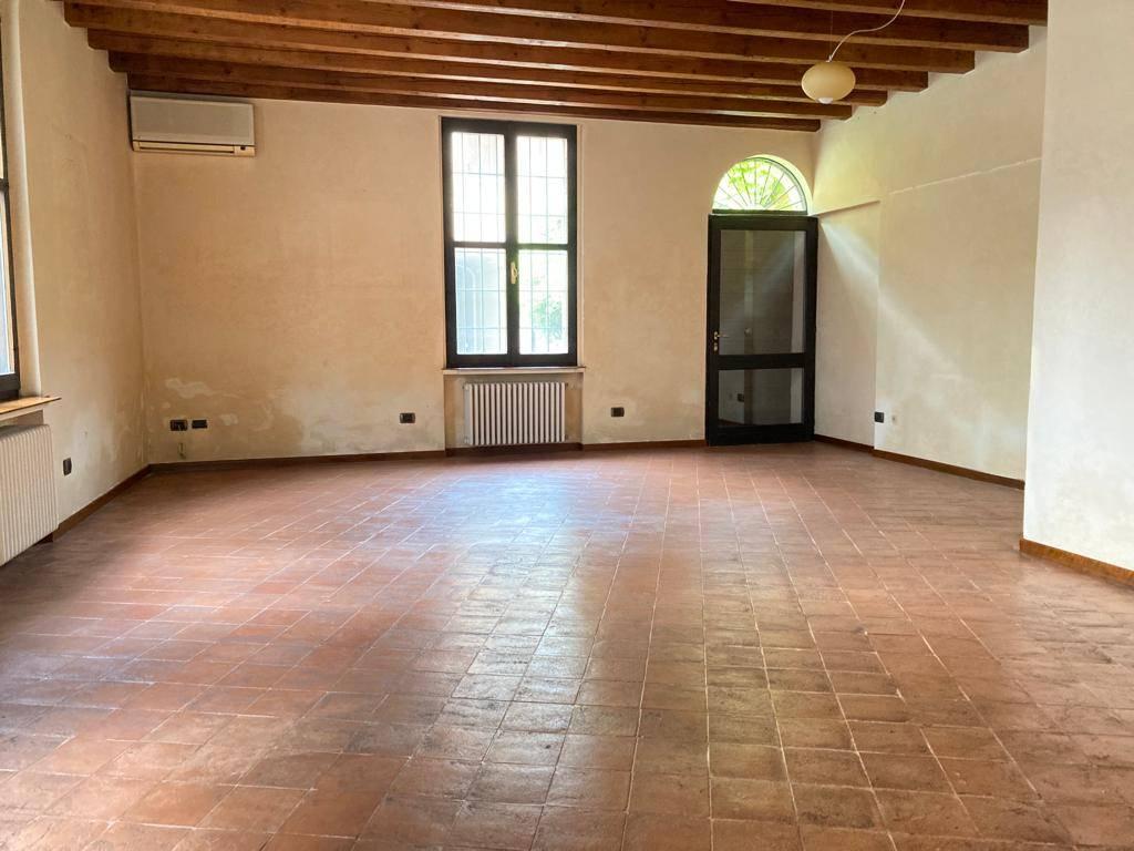 Casa indipendente in vendita a Mantova