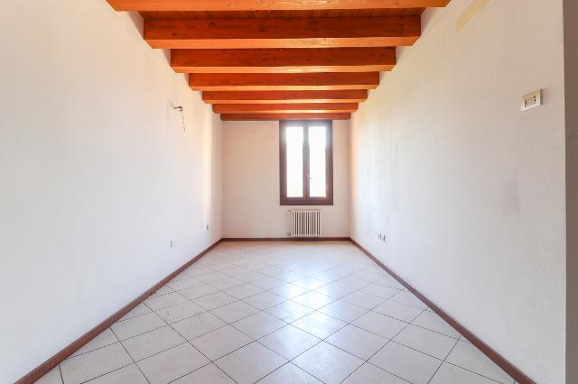 2-room flat in Via Matteotti 40, Cento - Photo 1