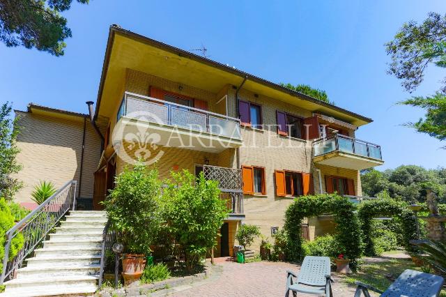 Villa a schiera in Viale Europa 20, Viareggio - Foto 1