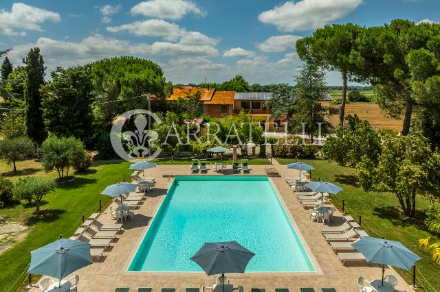 Country house or cottage in Via Lungolago, 1, 06061 Castiglione del Lago Pg, Castiglione del Lago - Photo 1