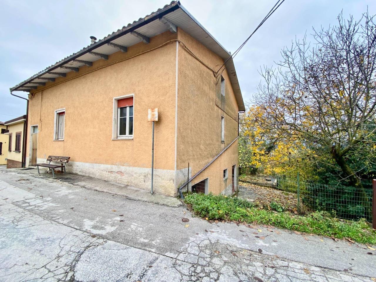 Casa indipendente in vendita a Fabriano
