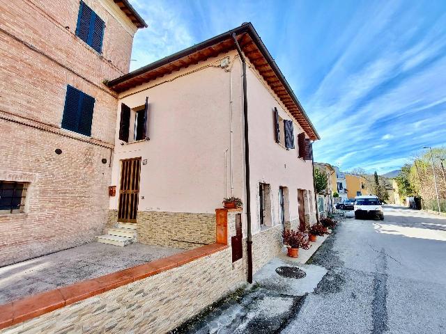 Detached house in San Michele, Fabriano - Photo 1