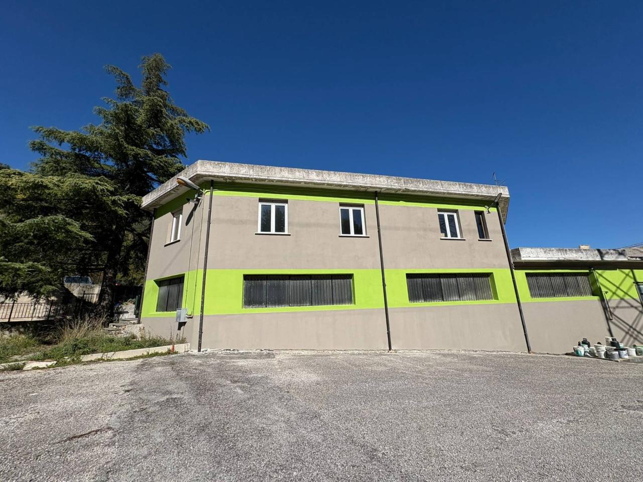 Capannone in Viale Pietro Miliani 65, Fabriano, {3} - Foto 2