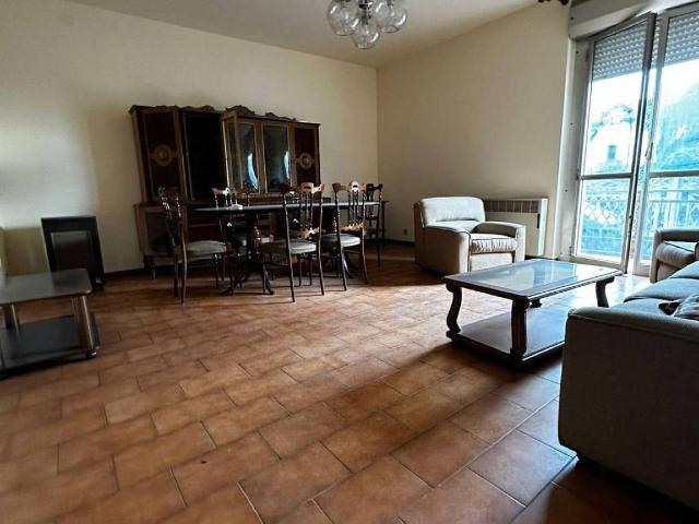 Vierzimmerwohnung in Via Salvo d'Acquisto, Viguzzolo - Foto 1