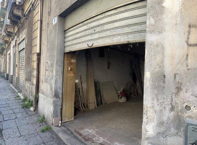 Geschäft in Via Camillo Finocchiaro Aprile, Catania - Foto 1