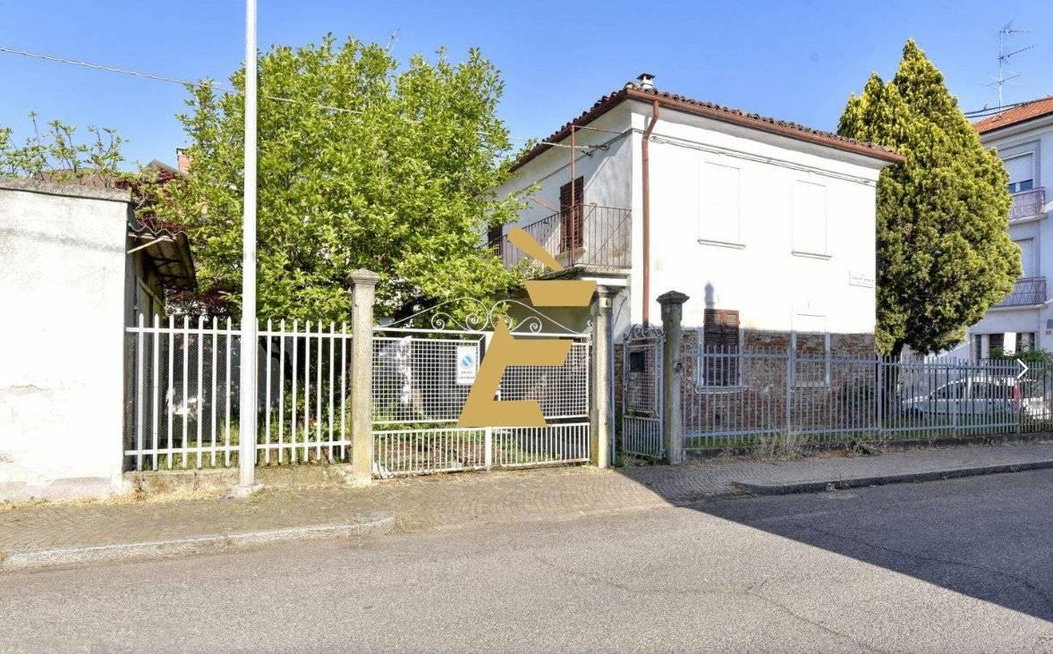 Casa indipendente in vendita a Valenza