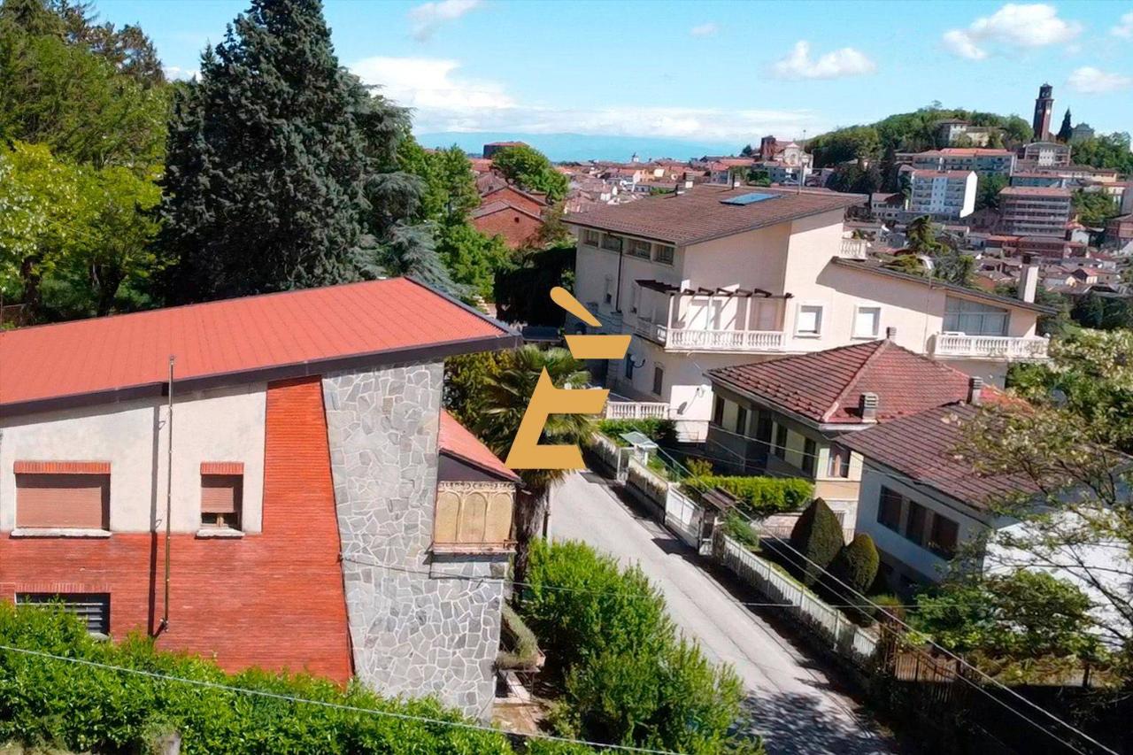 Villa in vendita a San Salvatore Monferrato
