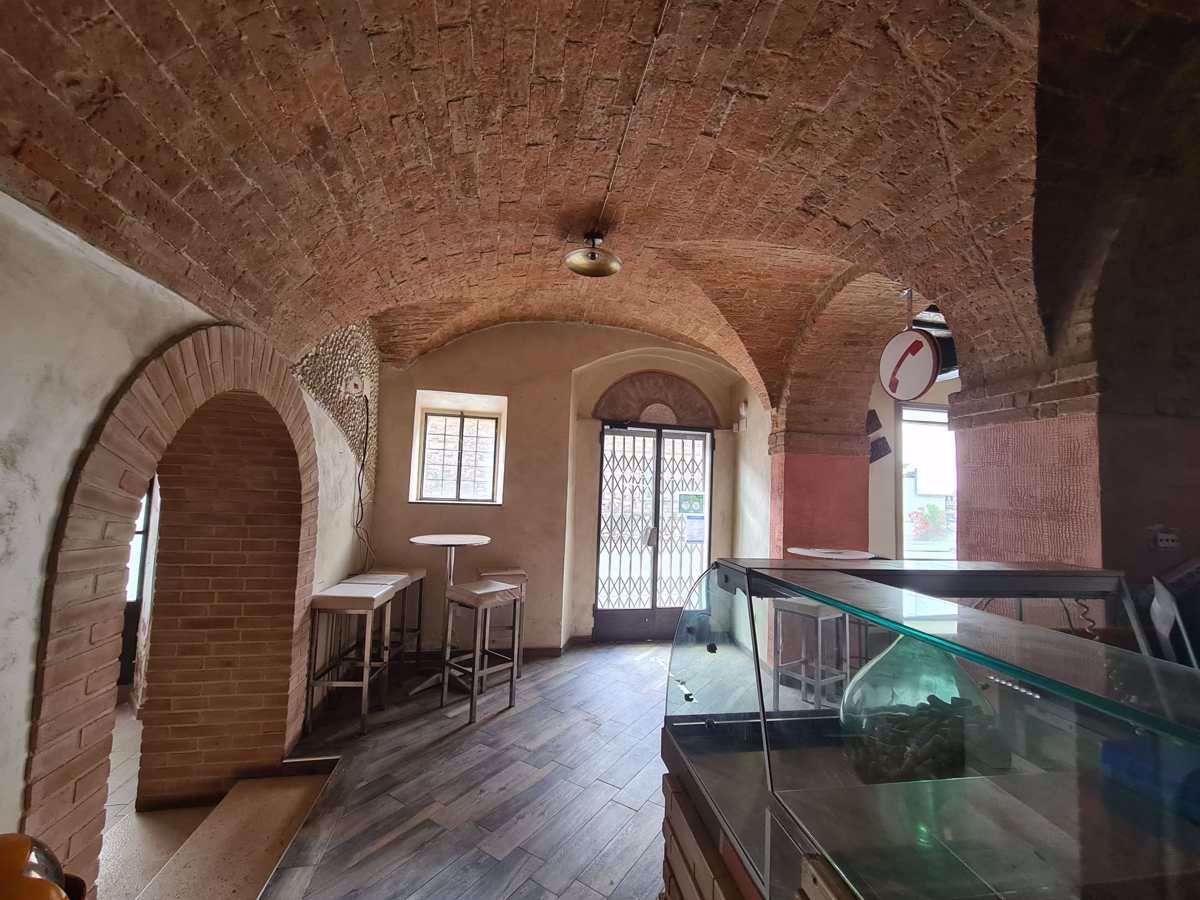 Negozio in Strada Trasimeno Ovest 215, Perugia - Foto 1
