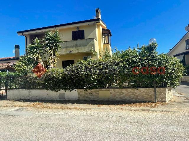 Terraced house in Via Covino 475, Fondi - Photo 1