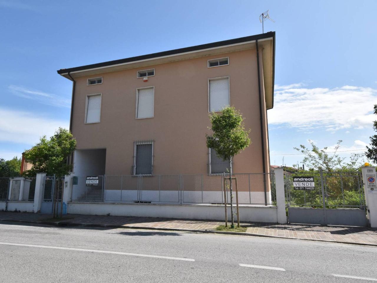 Villa in vendita a Chiaravalle