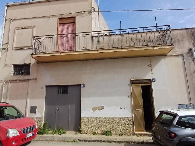 Detached house in Via San Vincenzo De' Paoli 17, Caltagirone - Photo 1